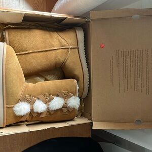 Kookaburra by Ugg Woman’s Victoria Tall Boot